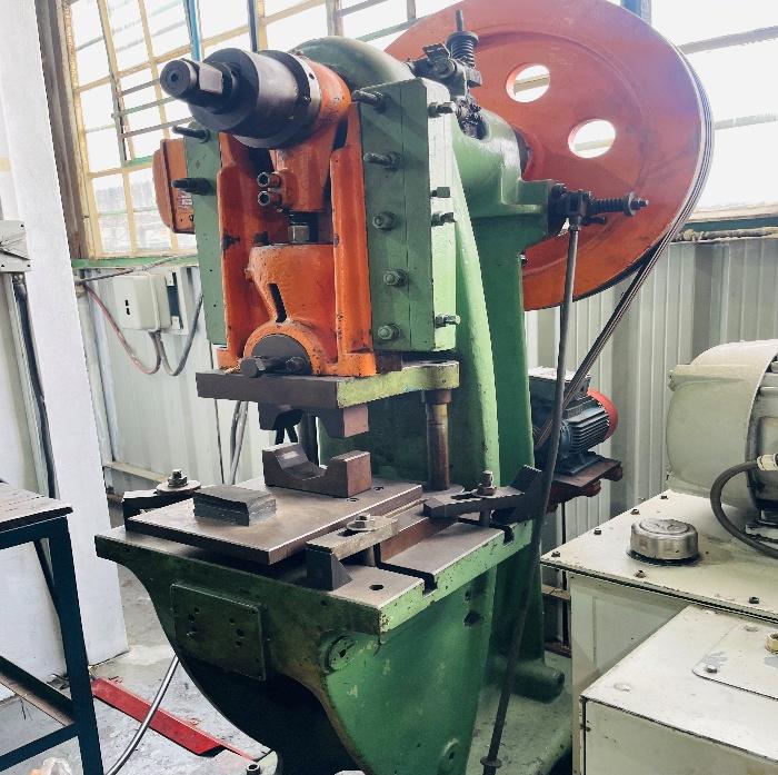 Crimping Machine