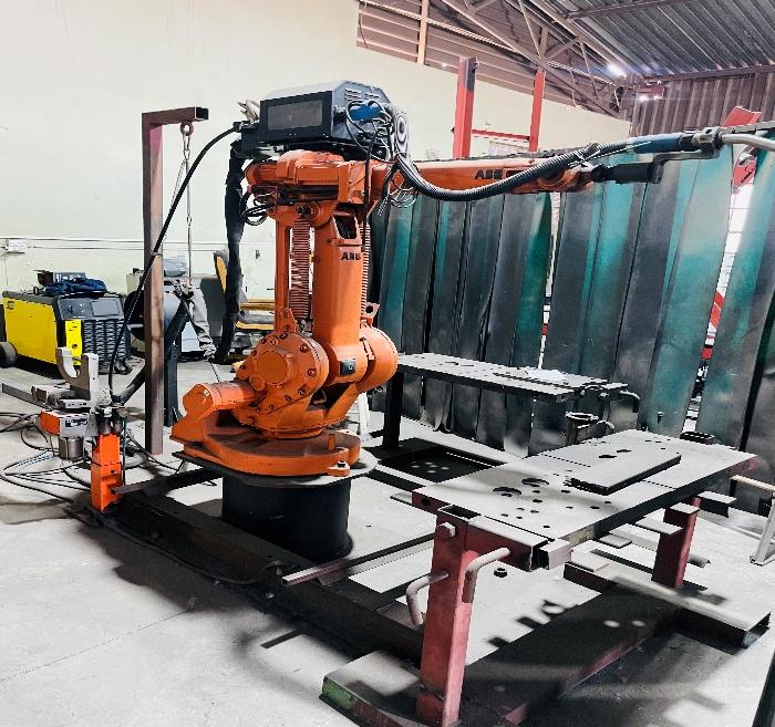 Robot Welding Machine